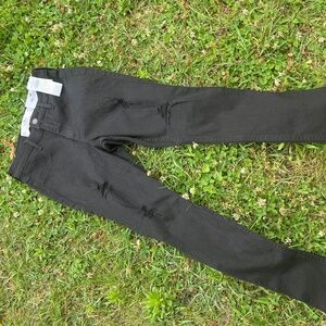 Hollister Jeans. Kids size 1. 25 waist. Black. NWT